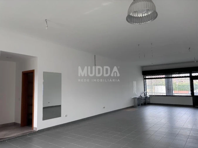 Loja para Venda em Nogueira do Cravo e Pindelo Foto 3