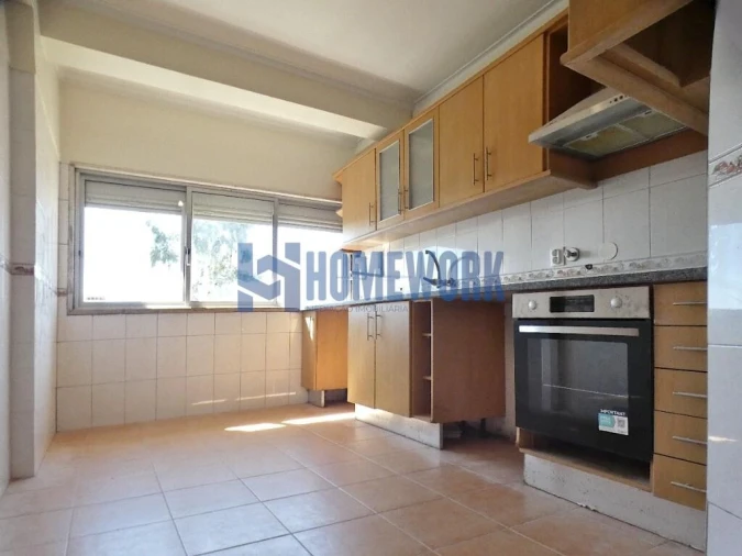 Apartamento T2 para Venda em Queluz e Belas Foto 5