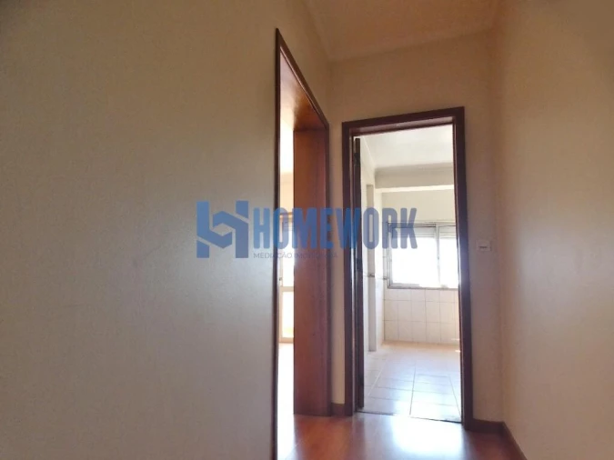 Apartamento T2 para Venda em Queluz e Belas Foto 4