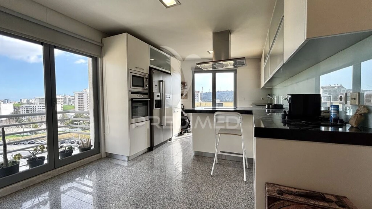 Apartamento T5 para Venda em São Domingos de Benfica Foto 8