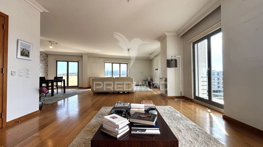 Apartamento T5 para Venda em São Domingos de Benfica Foto 7