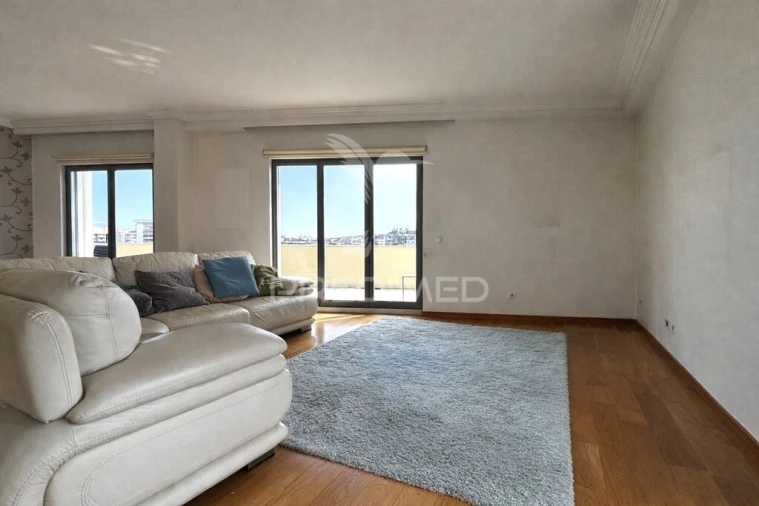 Apartamento T5 para Venda em São Domingos de Benfica Foto 2