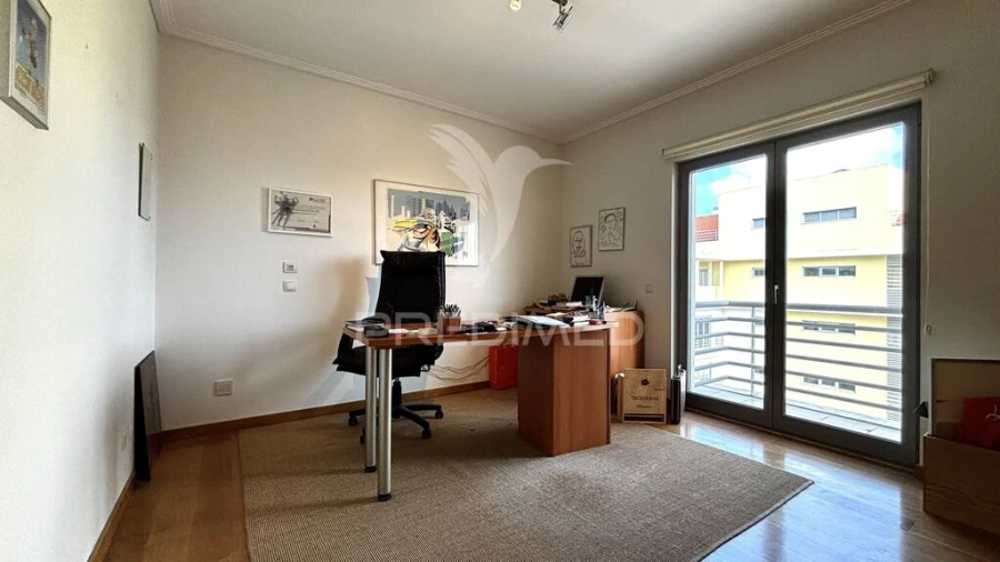 Apartamento T5 para Venda em São Domingos de Benfica Foto 14