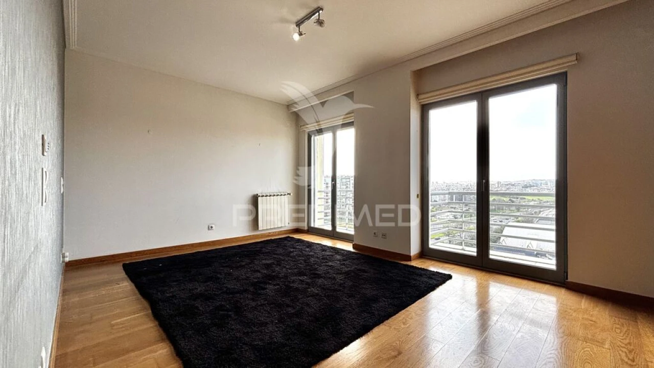 Apartamento T5 para Venda em São Domingos de Benfica Foto 20