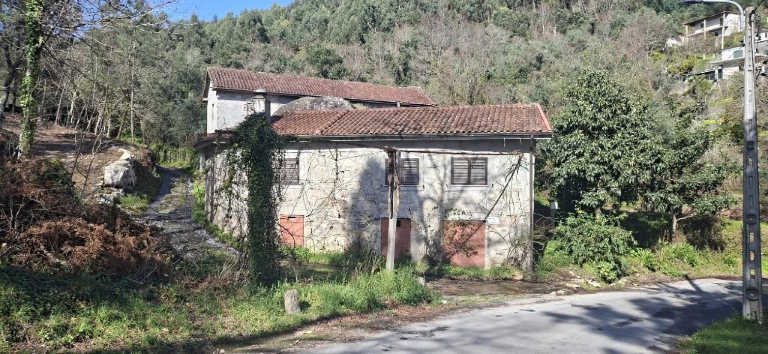 Quinta T2 para Venda em Bouro (Santa Marta) Foto 12