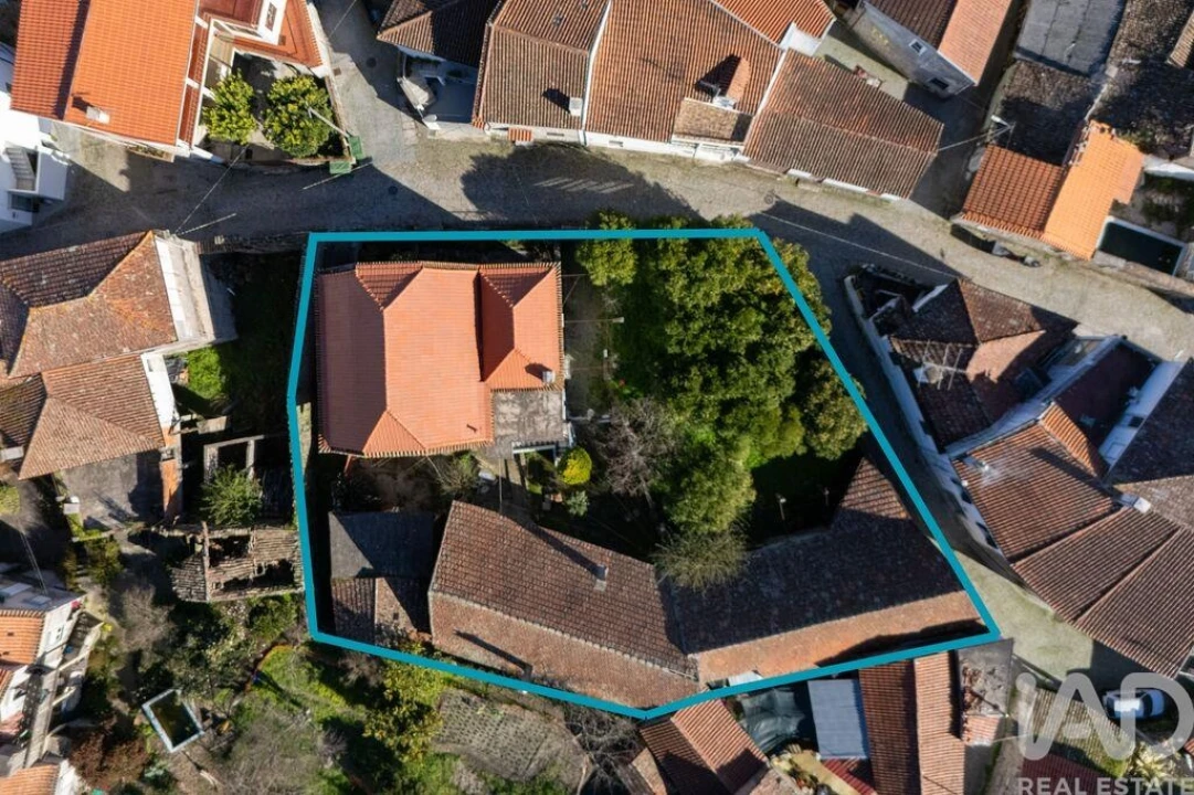 Moradia T5 para Venda em Ervedal e Vila Franca da Beira Foto 3