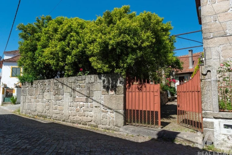 Moradia T5 para Venda em Ervedal e Vila Franca da Beira Foto 5