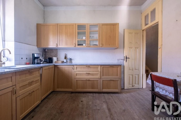 Moradia T5 para Venda em Ervedal e Vila Franca da Beira Foto 8