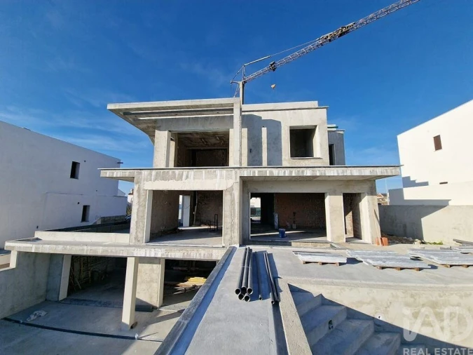 Moradia T4 para Venda em Atouguia da Baleia Foto 4