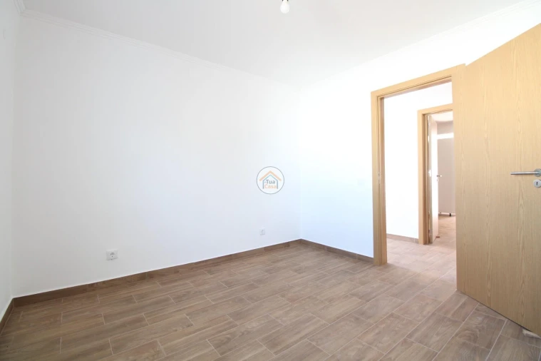 Moradia T3 para Venda em Santiago Maior Foto 11