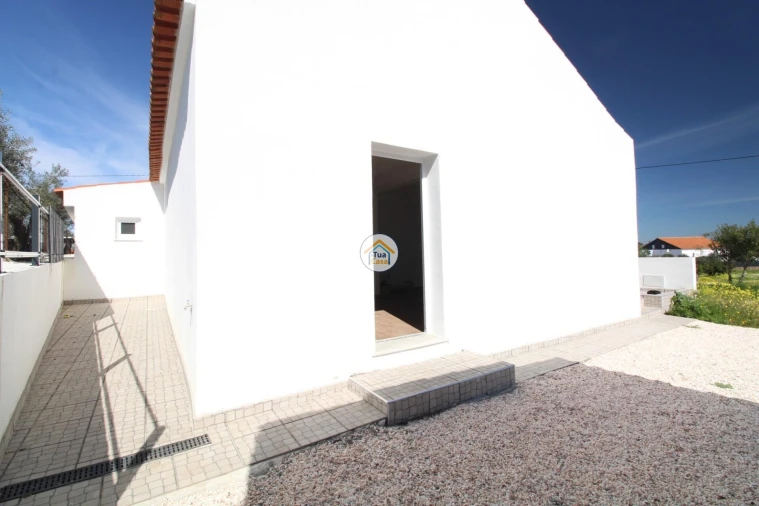 Moradia T3 para Venda em Santiago Maior Foto 24