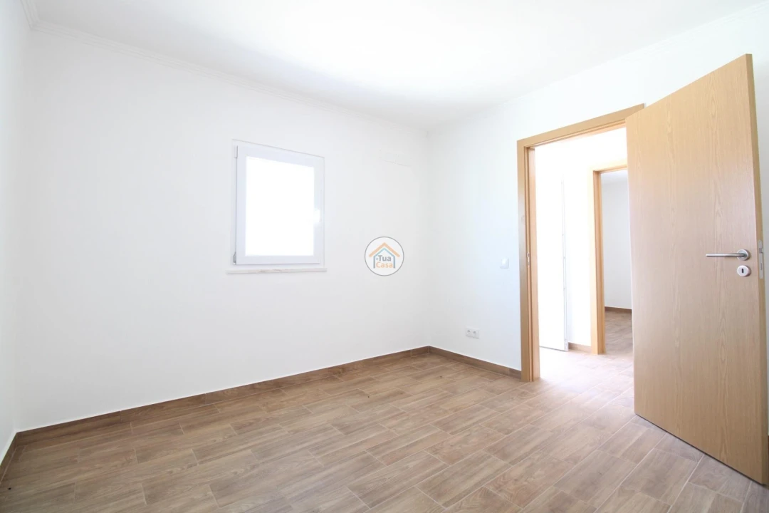 Moradia T3 para Venda em Santiago Maior Foto 8