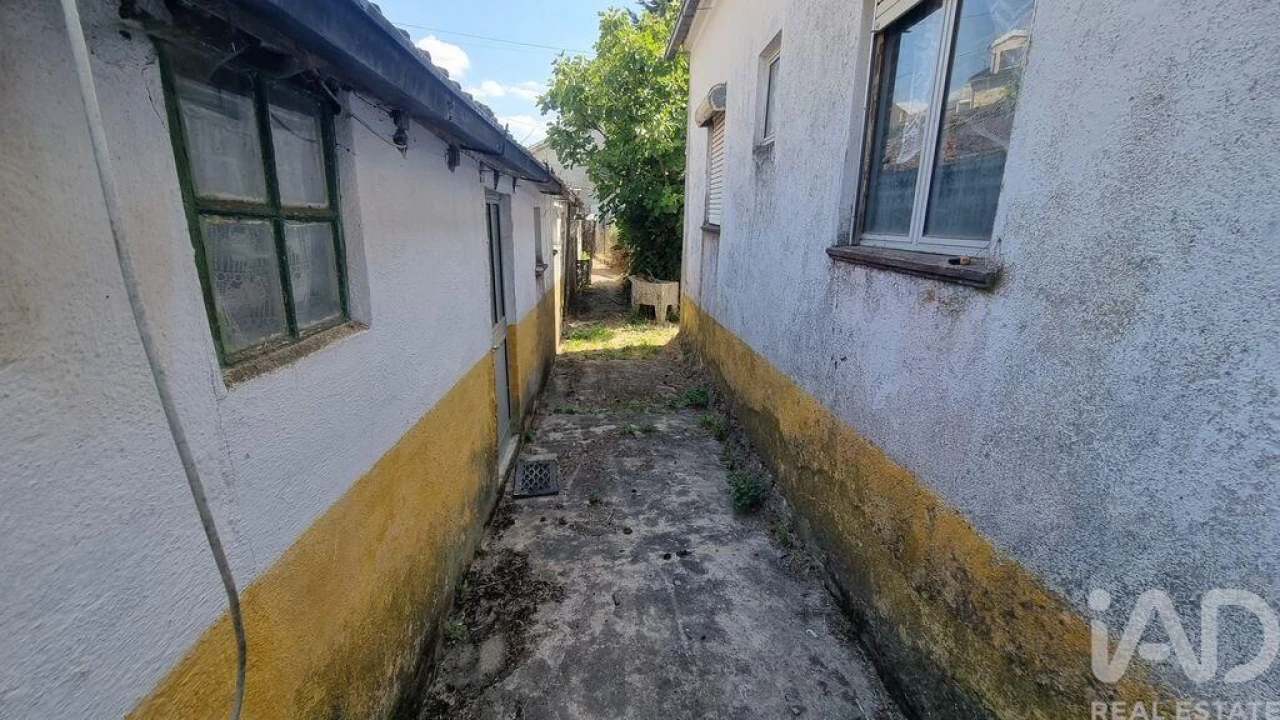 Moradia T3 para Venda em Avelãs de Ambom e Rocamondo Foto 4