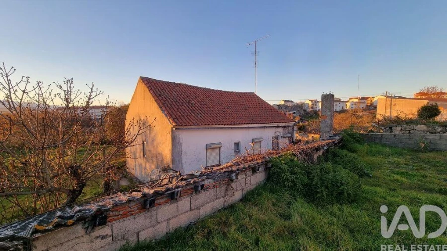 Moradia T3 para Venda em Avelãs de Ambom e Rocamondo Foto 2