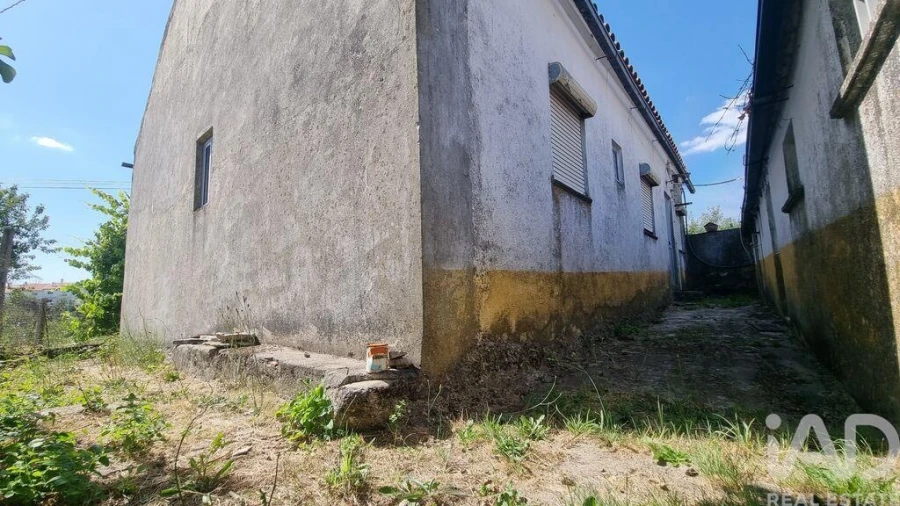 Moradia T3 para Venda em Avelãs de Ambom e Rocamondo Foto 3