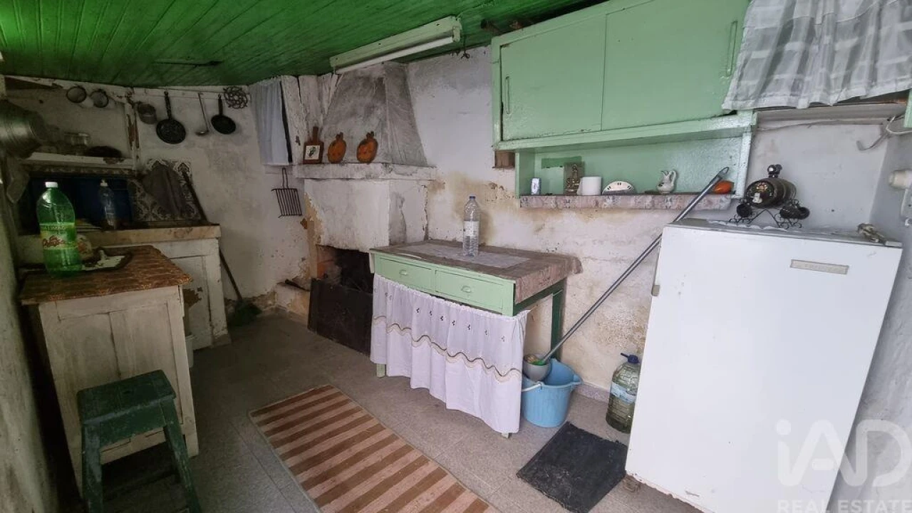 Moradia T3 para Venda em Avelãs de Ambom e Rocamondo Foto 7