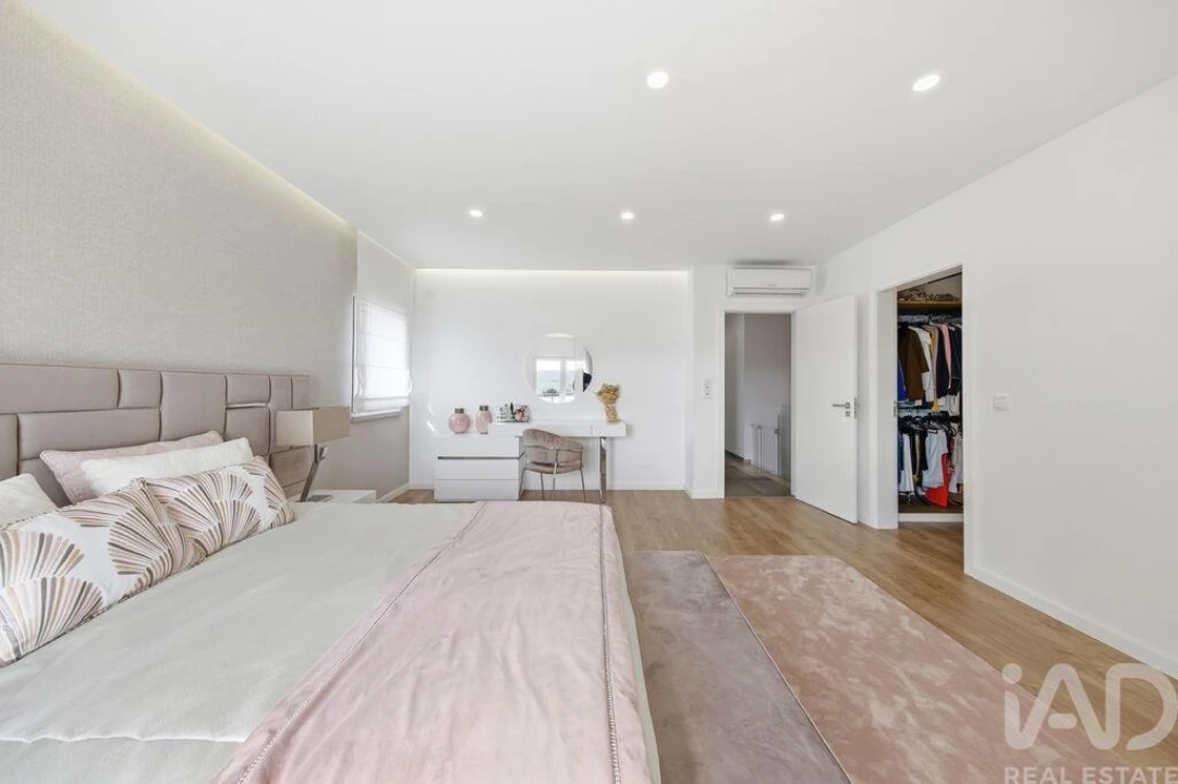 Moradia T4 para Venda em Ponte do Rol Foto 23