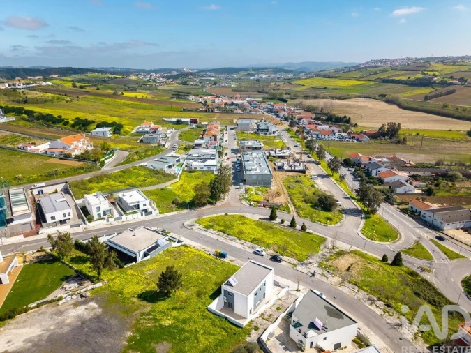 Moradia T4 para Venda em Ponte do Rol Foto 3