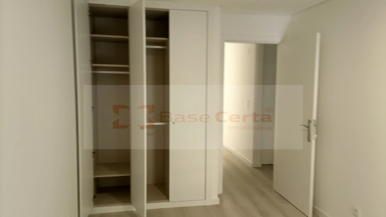 Apartamento T2 para Venda em Vialonga Foto 6