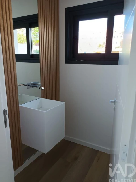 Moradia T4 para Venda em Rio de Mouro