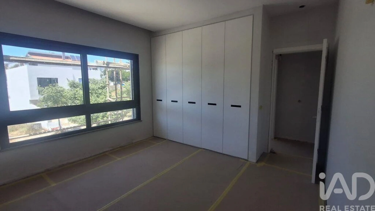 Moradia T4 para Venda em Rio de Mouro Foto 7