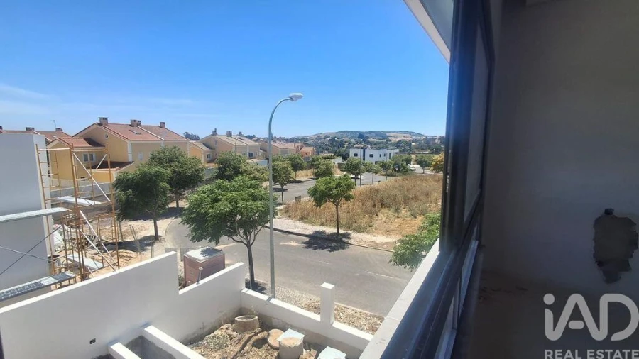 Moradia T4 para Venda em Rio de Mouro Foto 3