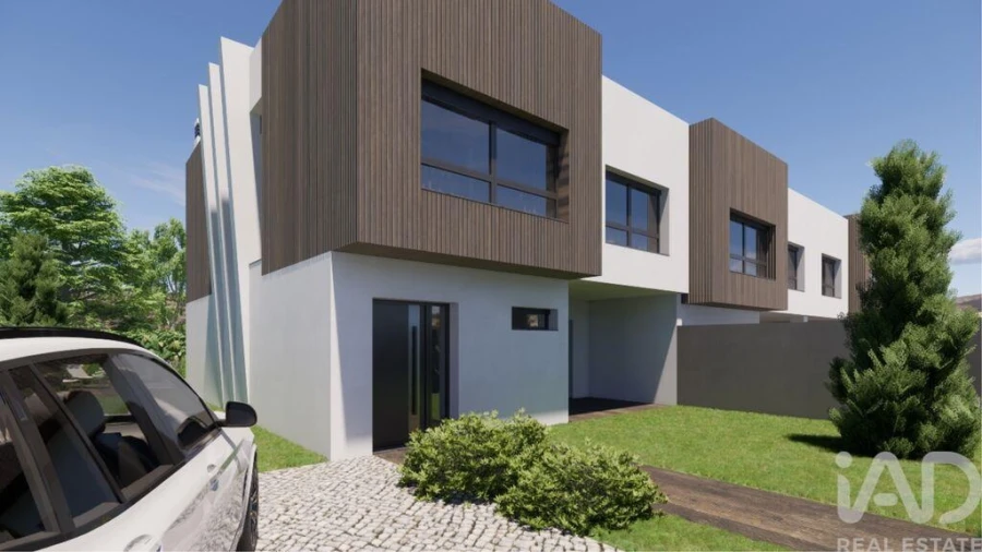 Moradia T4 para Venda em Rio de Mouro
