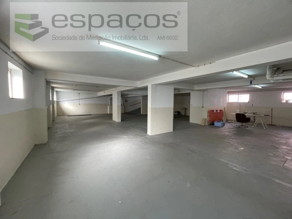 Garagem para Venda em Charneca de Caparica e Sobreda Foto 4