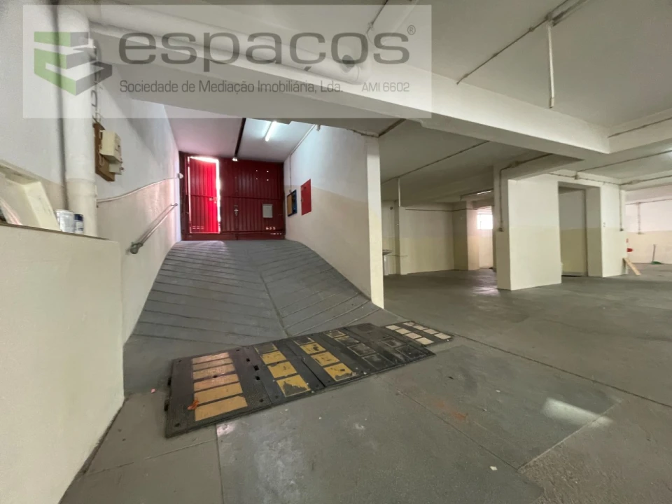 Garagem para Venda em Charneca de Caparica e Sobreda Foto 6
