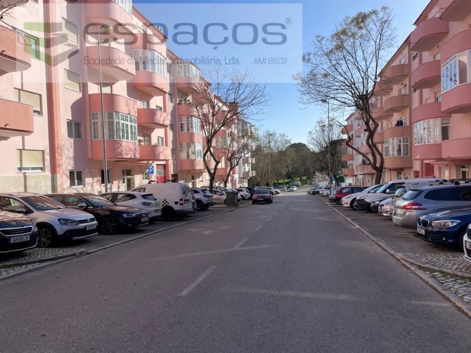 Garagem para Venda em Charneca de Caparica e Sobreda Foto 15