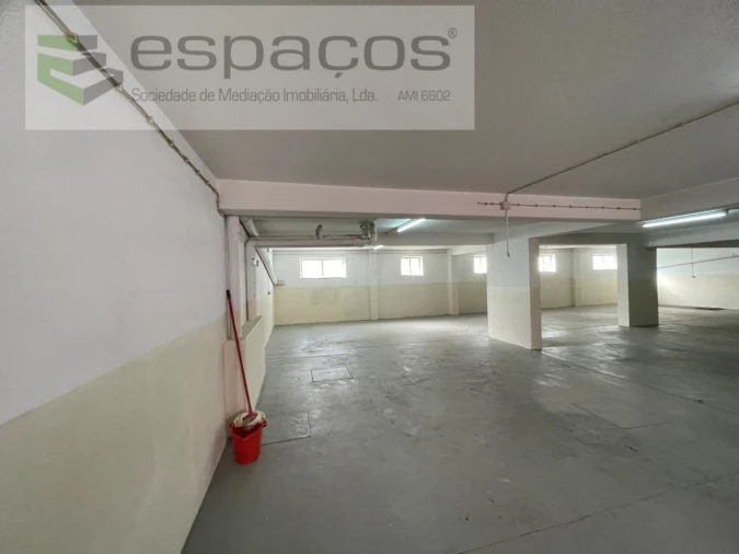Garagem para Venda em Charneca de Caparica e Sobreda Foto 10