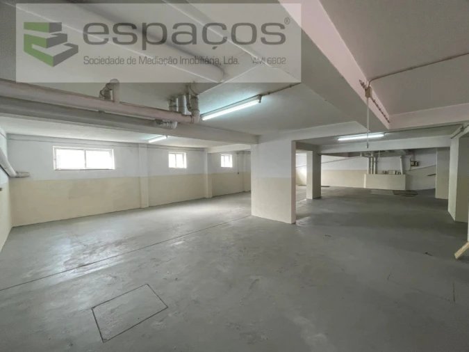 Garagem para Venda em Charneca de Caparica e Sobreda Foto 11