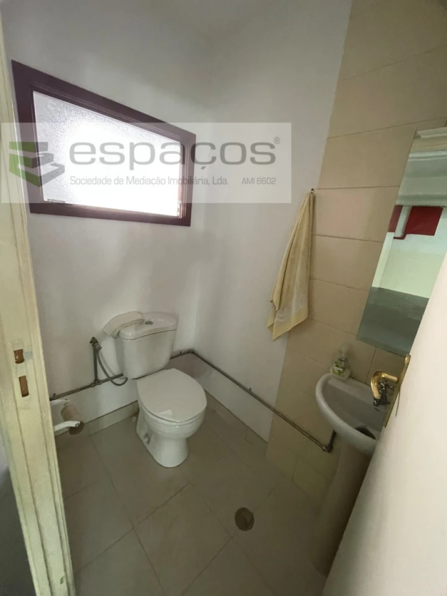 Garagem para Venda em Charneca de Caparica e Sobreda Foto 12