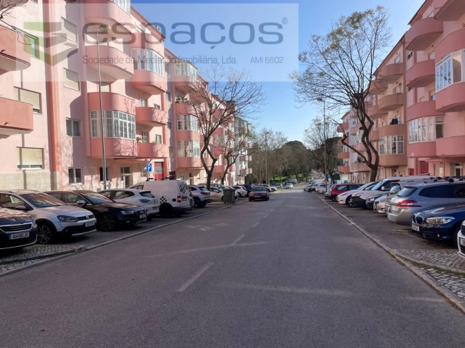 Garagem para Venda em Charneca de Caparica e Sobreda Foto 15