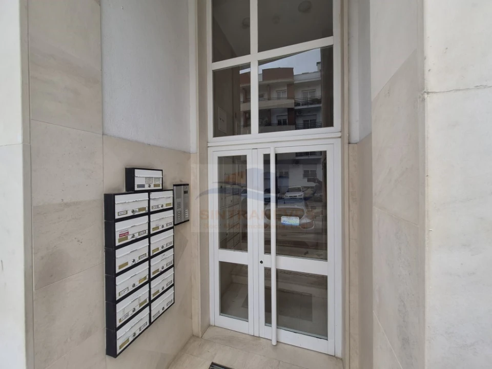 Apartamento T2 para Venda em Laranjeiro e Feijó Foto 2