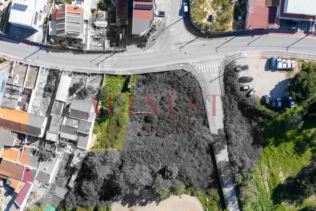 Terreno para Venda em Charneca de Caparica e Sobreda Foto 14