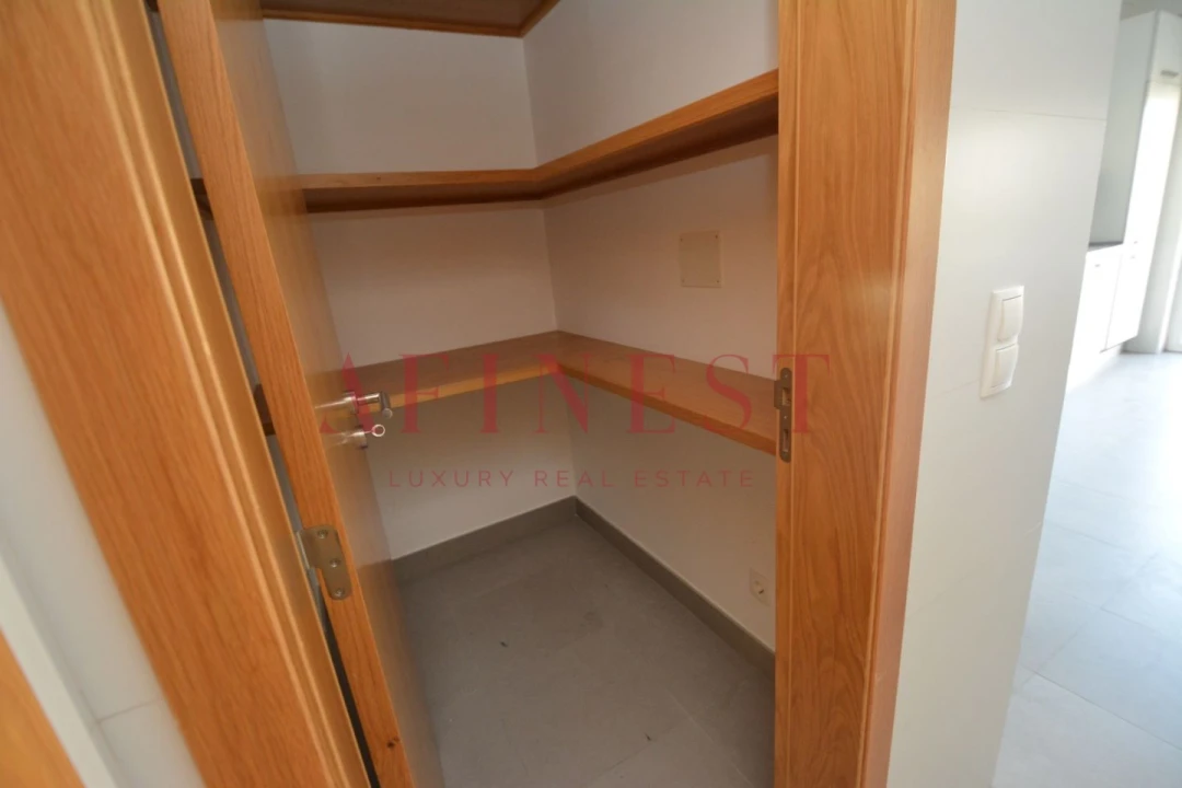 Apartamento T3 para Arrendamento em Santa Maria e São Miguel, São Martinho, São Pedro Penaferrim Foto 9