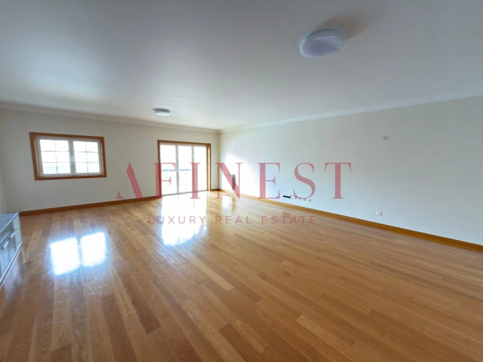 Apartamento T3 para Arrendamento em Santa Maria e São Miguel, São Martinho, São Pedro Penaferrim Foto 2