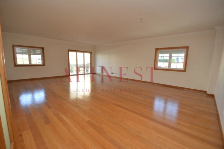 Apartamento T3 para Arrendamento em Santa Maria e São Miguel, São Martinho, São Pedro Penaferrim Foto 4