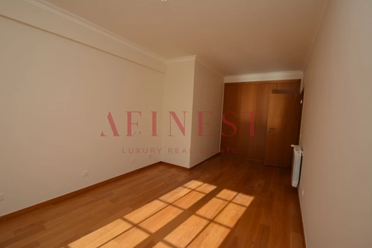 Apartamento T3 para Arrendamento em Santa Maria e São Miguel, São Martinho, São Pedro Penaferrim Foto 17