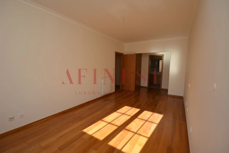 Apartamento T3 para Arrendamento em Santa Maria e São Miguel, São Martinho, São Pedro Penaferrim Foto 19