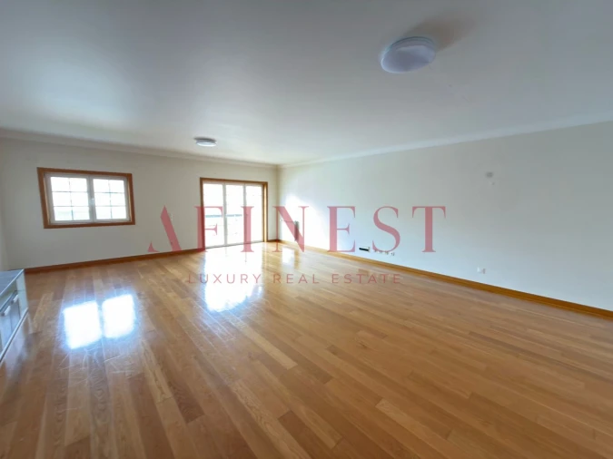 Apartamento T3 para Arrendamento em Santa Maria e São Miguel, São Martinho, São Pedro Penaferrim Foto 2