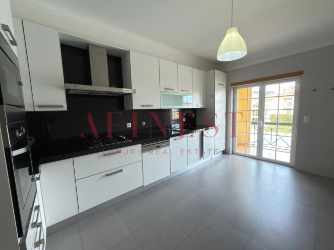 Apartamento T3 para Arrendamento em Santa Maria e São Miguel, São Martinho, São Pedro Penaferrim Foto 6