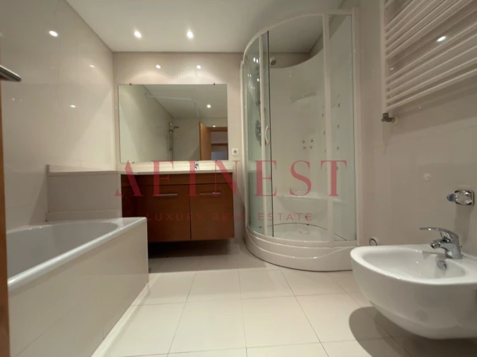 Apartamento T3 para Arrendamento em Santa Maria e São Miguel, São Martinho, São Pedro Penaferrim Foto 24