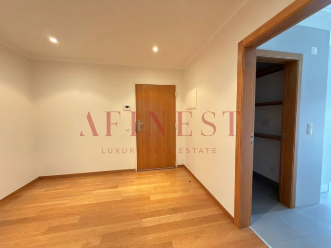 Apartamento T3 para Arrendamento em Santa Maria e São Miguel, São Martinho, São Pedro Penaferrim Foto 28