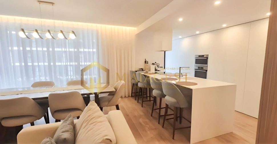 Apartamento T3 para Venda em Ramalde Foto 3