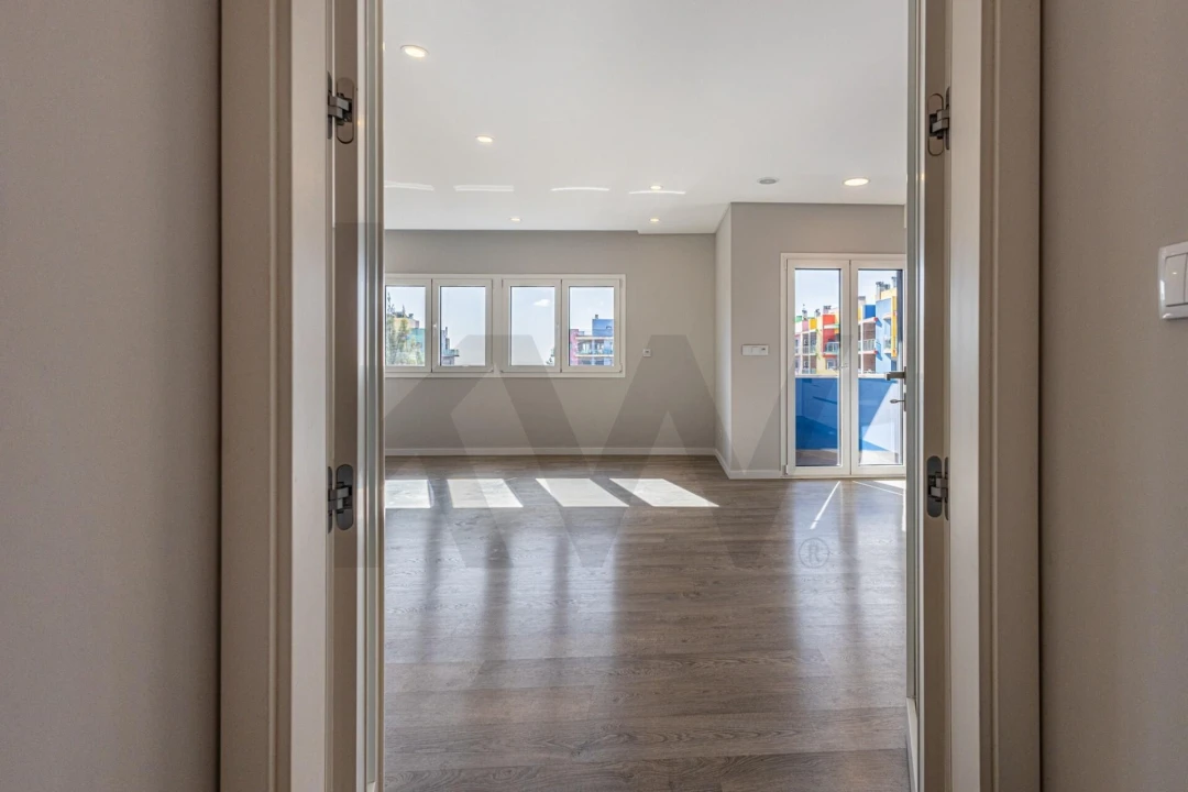 Apartamento T2 para Arrendamento em Ramada e Caneças Foto 8