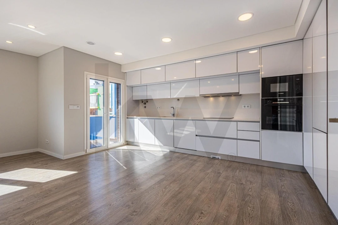 Apartamento T2 para Arrendamento em Ramada e Caneças Foto 7