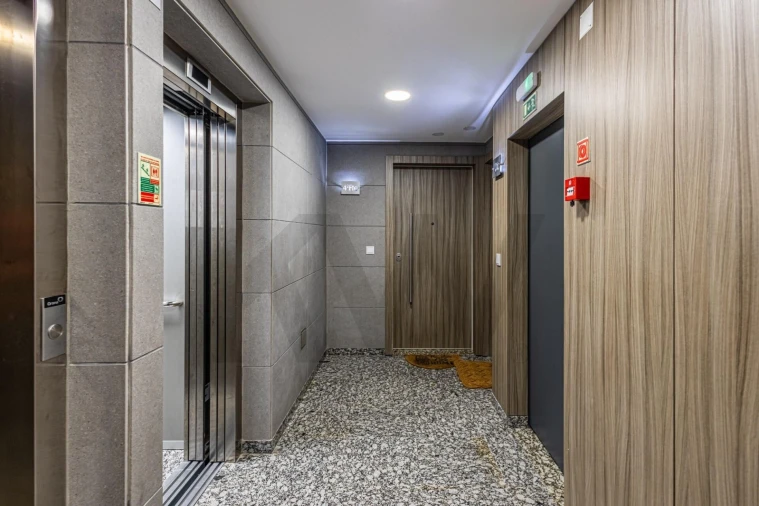 Apartamento T2 para Arrendamento em Ramada e Caneças Foto 21