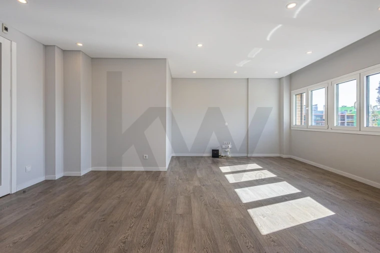 Apartamento T2 para Arrendamento em Ramada e Caneças Foto 5